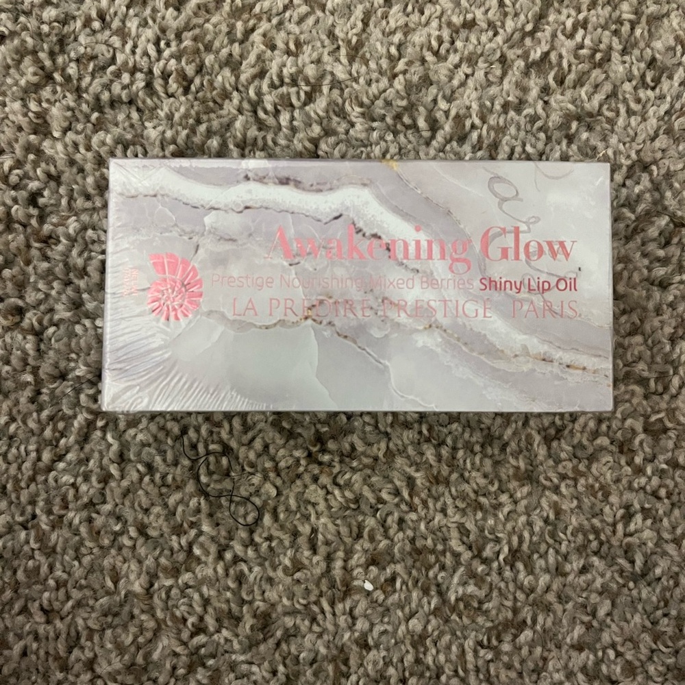 Awakening Glow Shiny Lip Oil - Pink